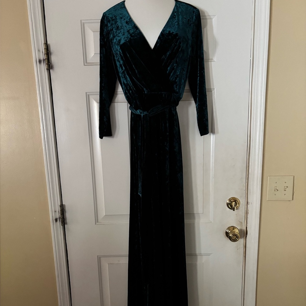 Elegant Velvet Green Dress